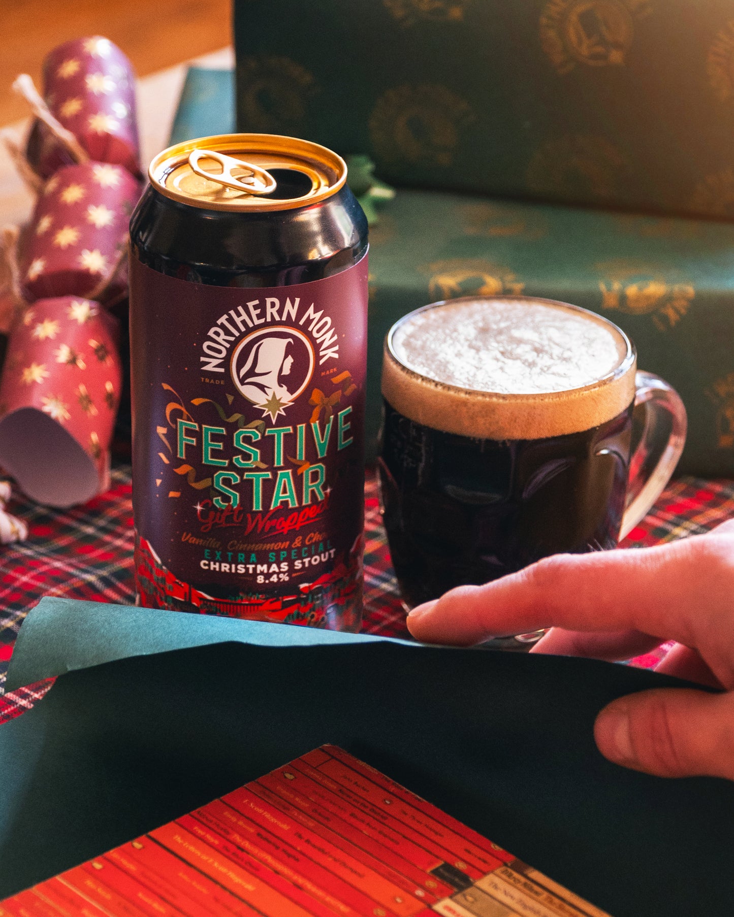 4 PACK // FESTIVE STAR GIFT WRAPPED // EXTRA SPECIAL CHRISTMAS STOUT // 8.4%