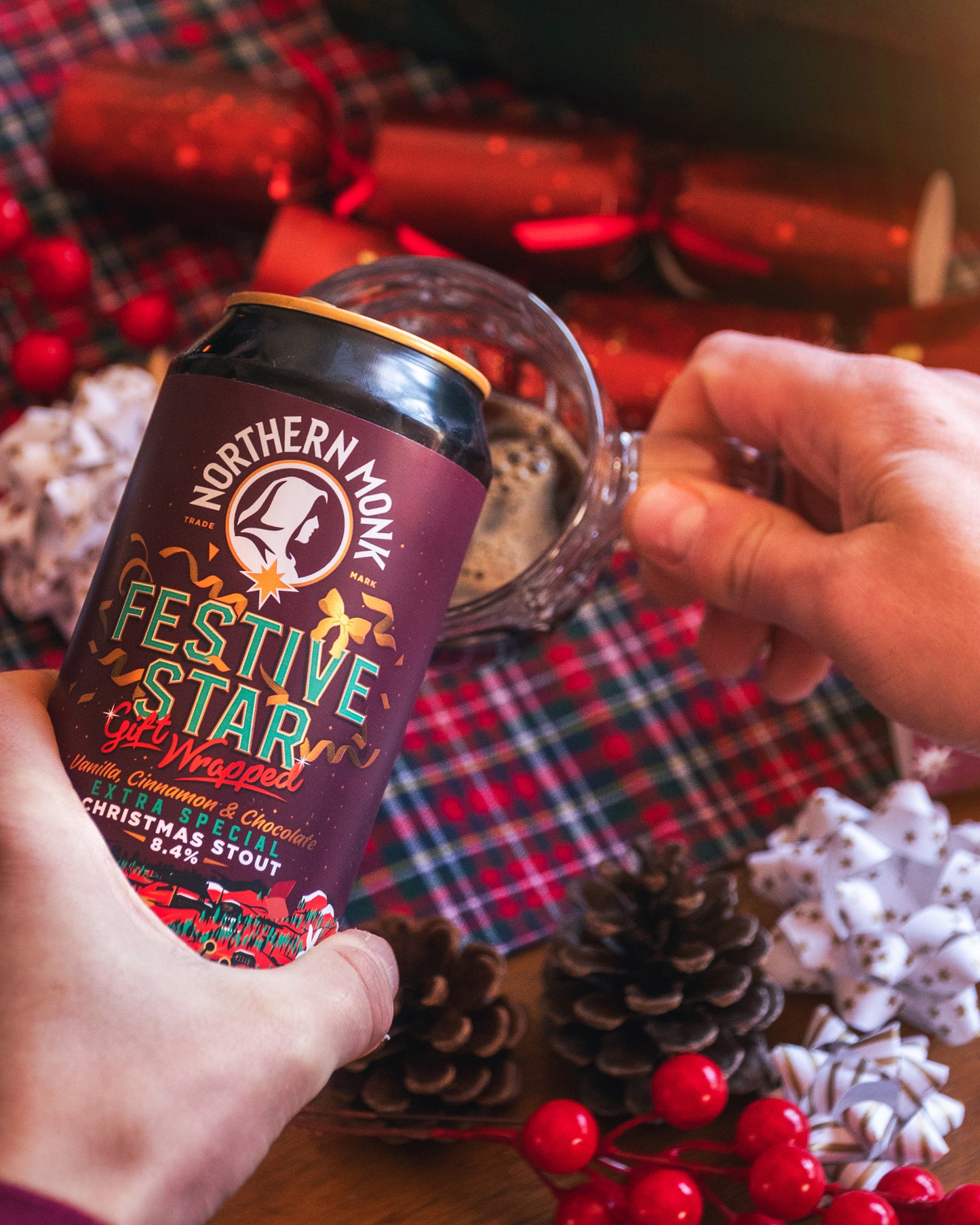 FESTIVE STAR GIFT WRAPPED // EXTRA SPECIAL CHRISTMAS STOUT // 8.4%