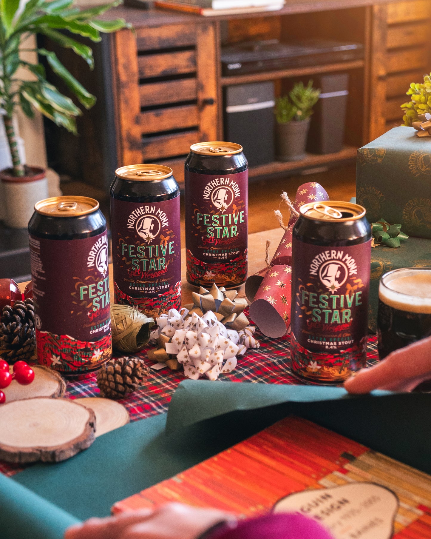 4 PACK // FESTIVE STAR GIFT WRAPPED // EXTRA SPECIAL CHRISTMAS STOUT // 8.4%